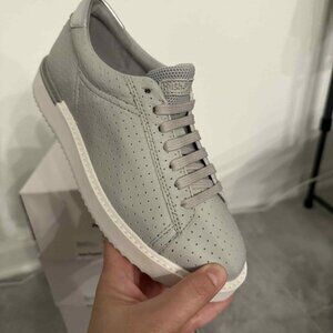 Hush Puppies Sabine Sneaker – Gray Leather – Women’s Size 6.5